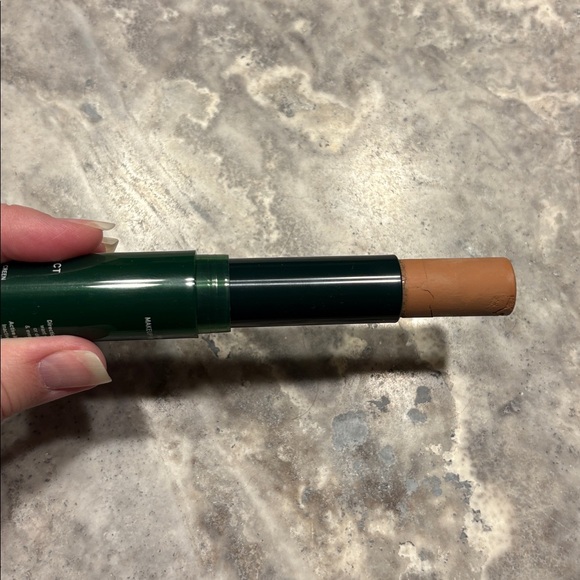 Full-sized Ciele Sculpt & Protect SPF 30 bronzing contour stick - 01 Light - Picture 3 of 6